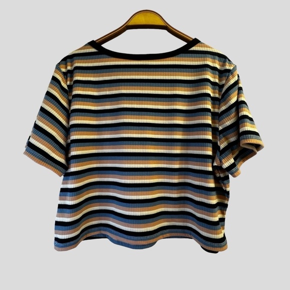 SHEIN Women’s Top 4XL Cropped Stripe Short Sleeves - Picture 6 of 8
